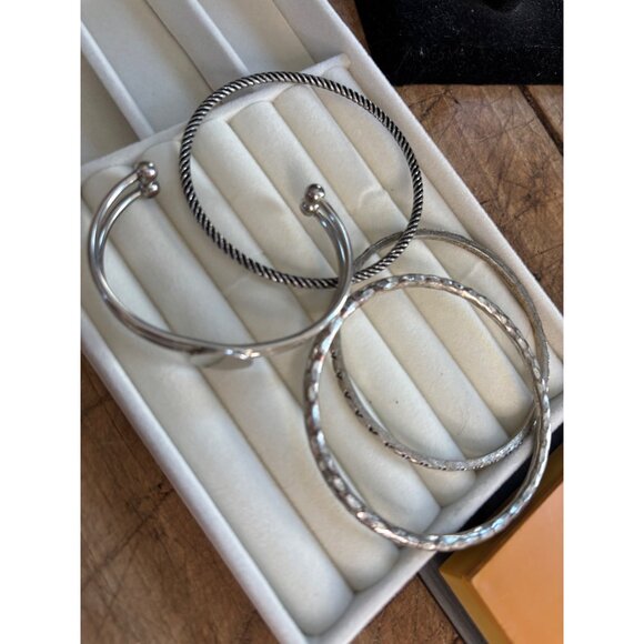 Set Of 4 Silver-Tone Bangles & Cuff Bracelet With Textured & Twisted Designs - Picture 2 of 7